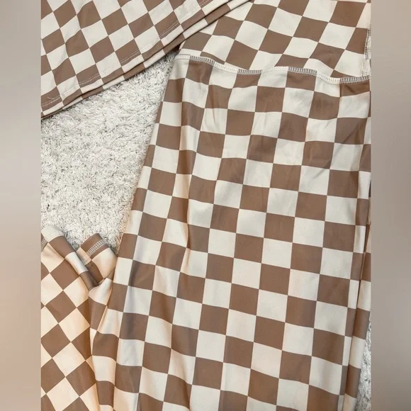 Pink lily 2 piece workout set - Picture 8 of 9